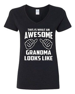V-Neck Ladies This Is What An Awesome Grandma Looks Like Funny Gift T-Shirt Tee